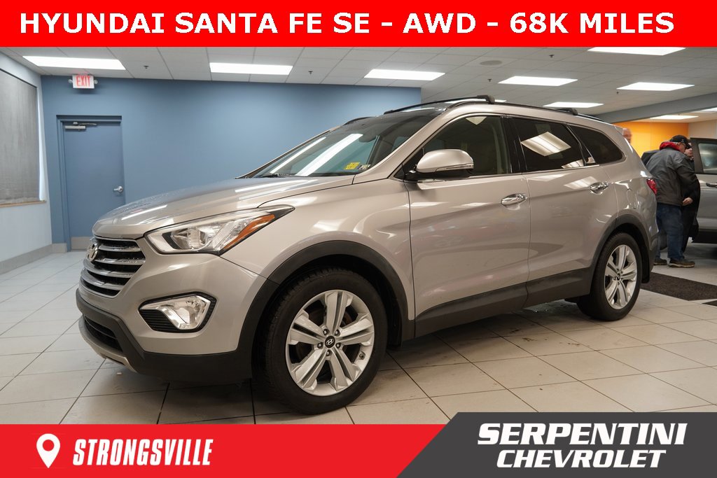 2016 Hyundai Santa Fe SE's photo