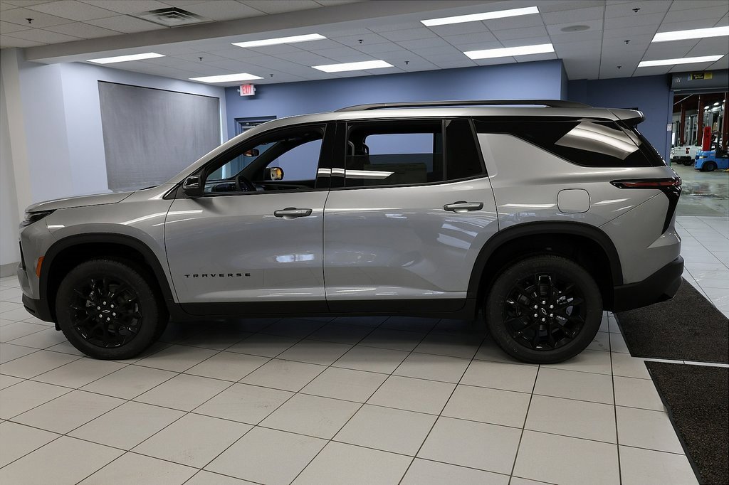 2026 Chevrolet Traverse photo 2