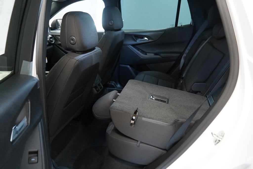 2027 Chevrolet Equinox LT - Photo 19