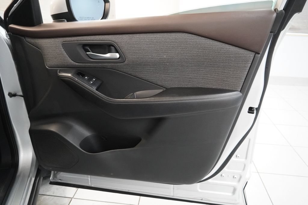2022 Nissan Rogue SV - Photo 32