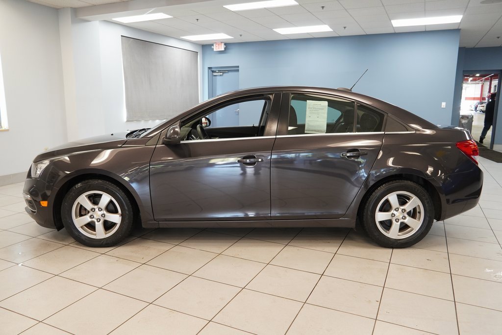 2015 Chevrolet Cruze LT photo 2