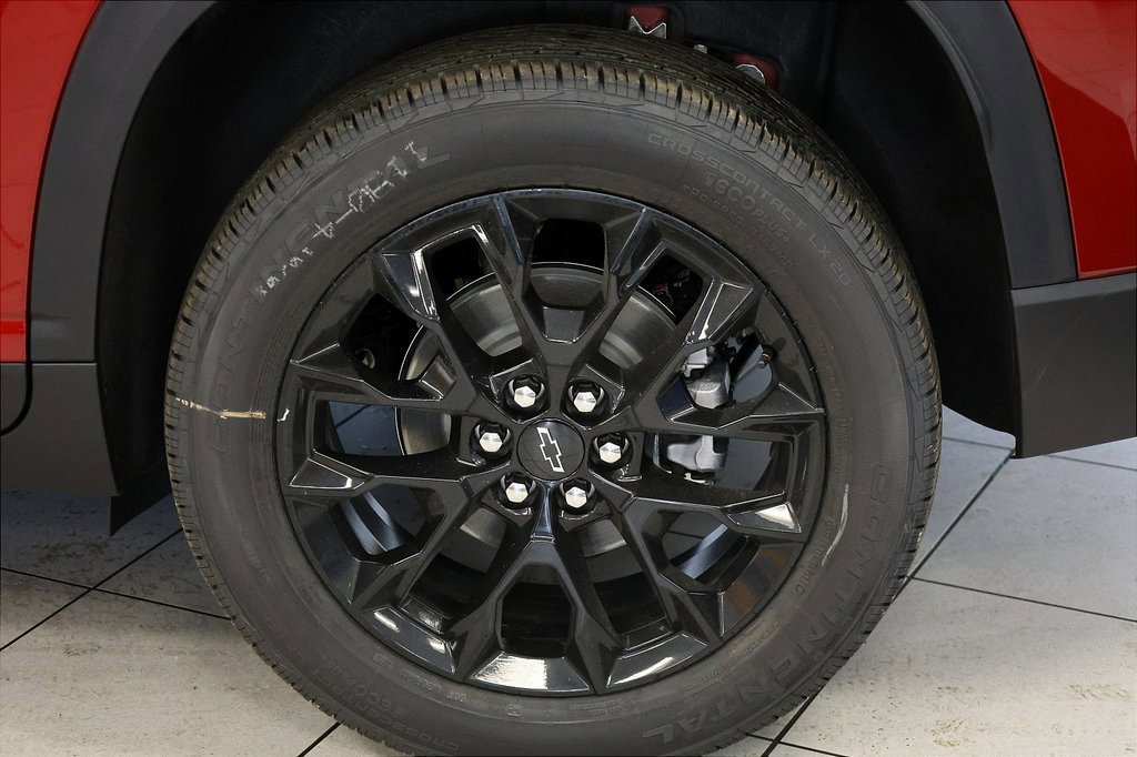 2026 Chevrolet Traverse photo 2