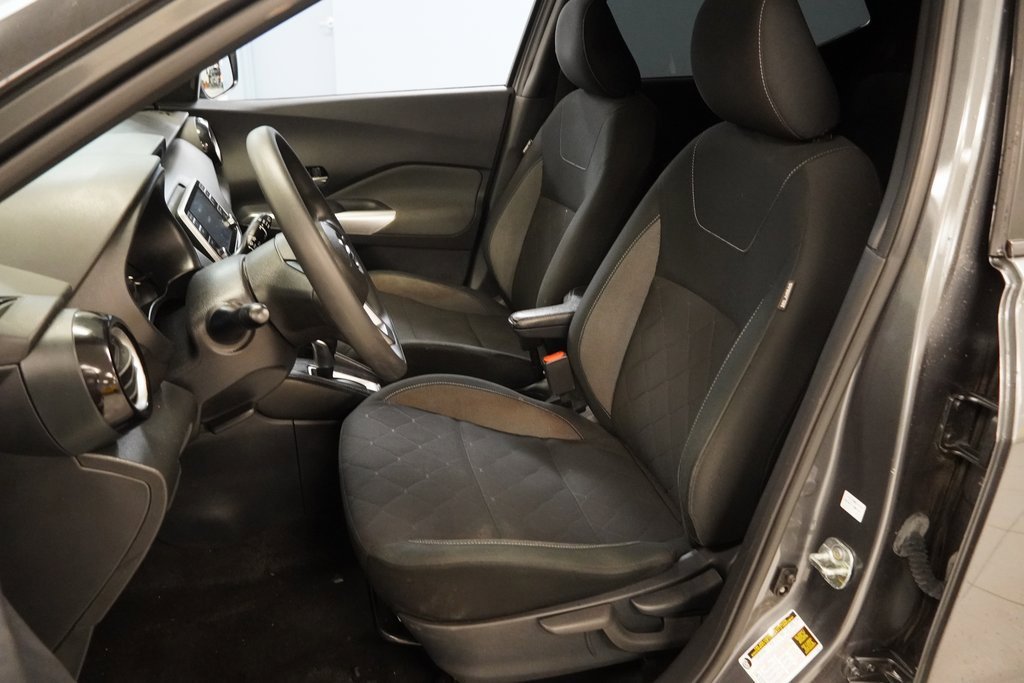 2020 Nissan Kicks SV photo 2