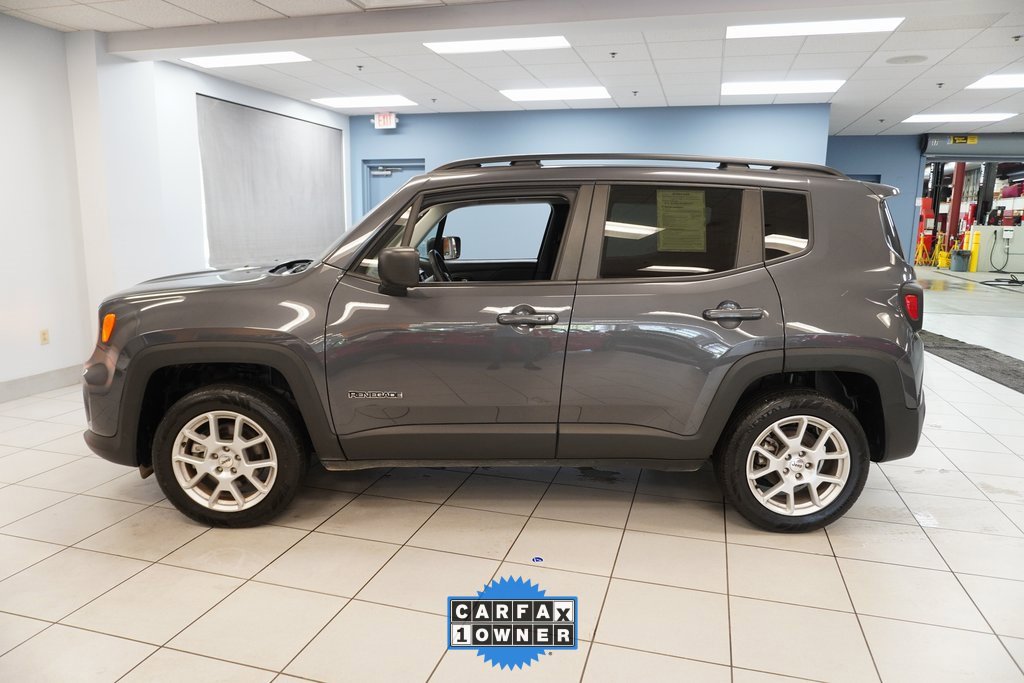 2022 Jeep Renegade Latitude photo 2