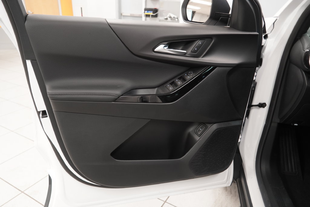 2027 Chevrolet Equinox LT - Photo 18