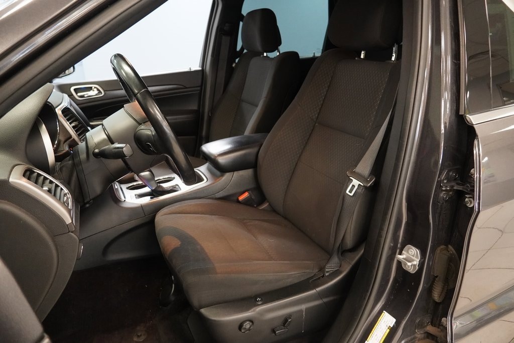 Used 2018 Jeep Grand Cherokee Laredo E 4x4 SUV