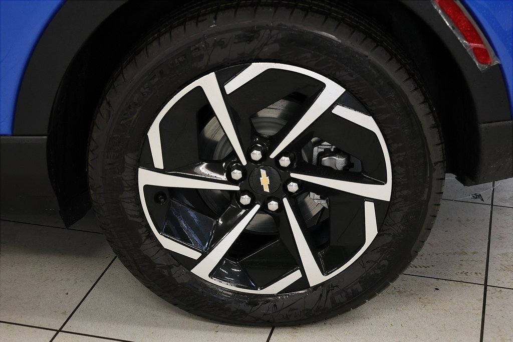 2026 Chevrolet Equinox EV 1LT photo 3