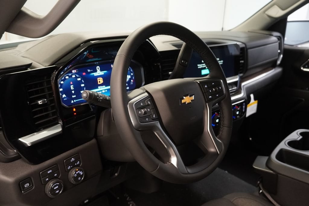 2026 Chevrolet Silverado 1500 LT - Photo 6