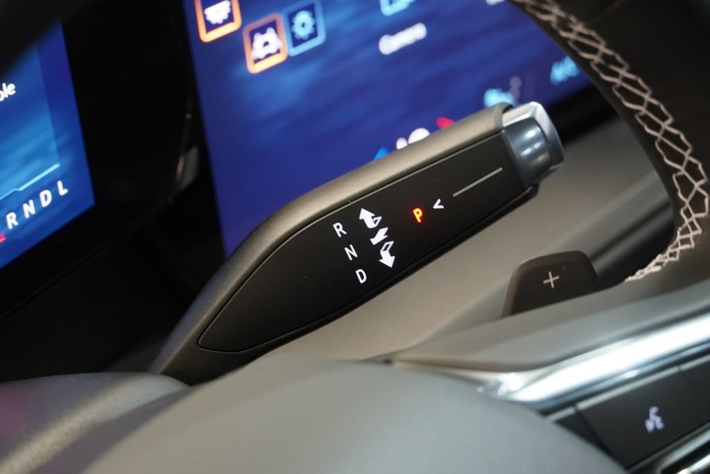 2027 Chevrolet Traverse LT - Photo 21