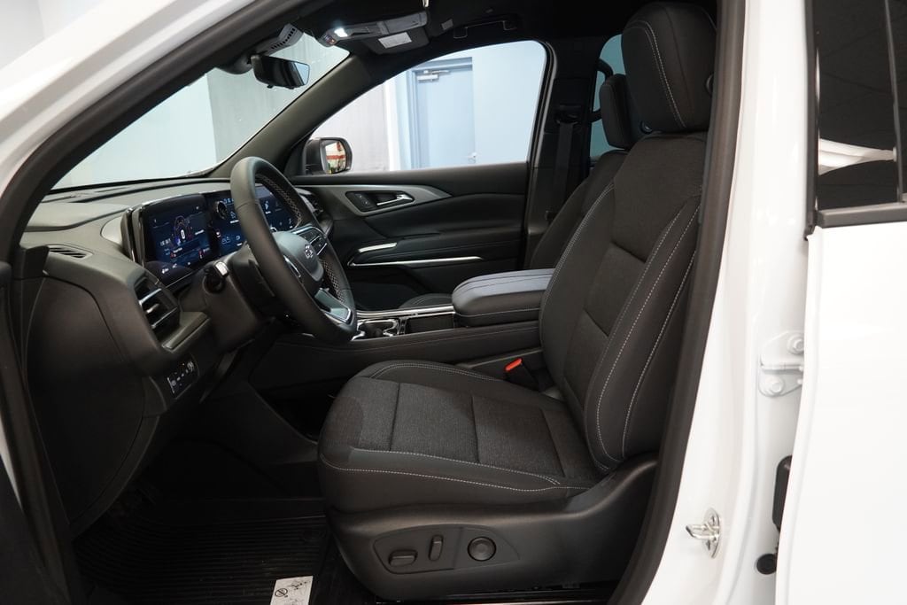 New 2026 Chevrolet Traverse LT SUV