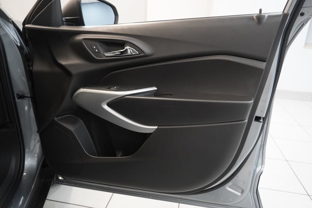 2026 Chevrolet Trax LS - Photo 30
