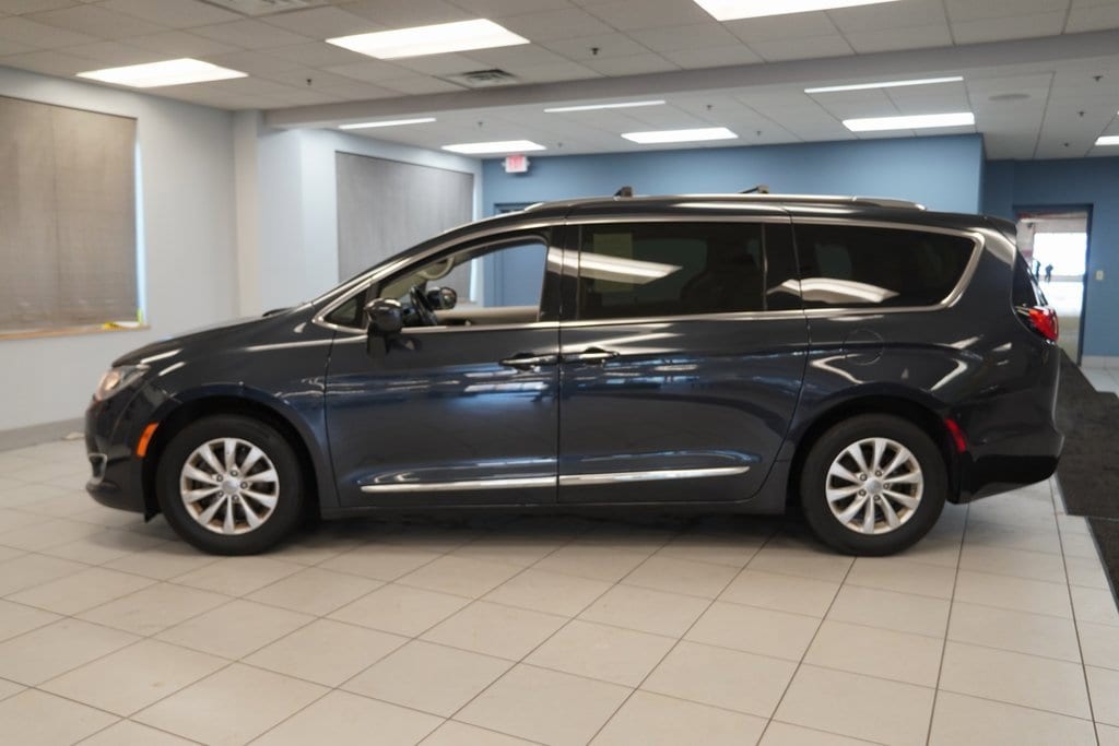 Used 2019 Chrysler Pacifica Touring L Van Passenger Van