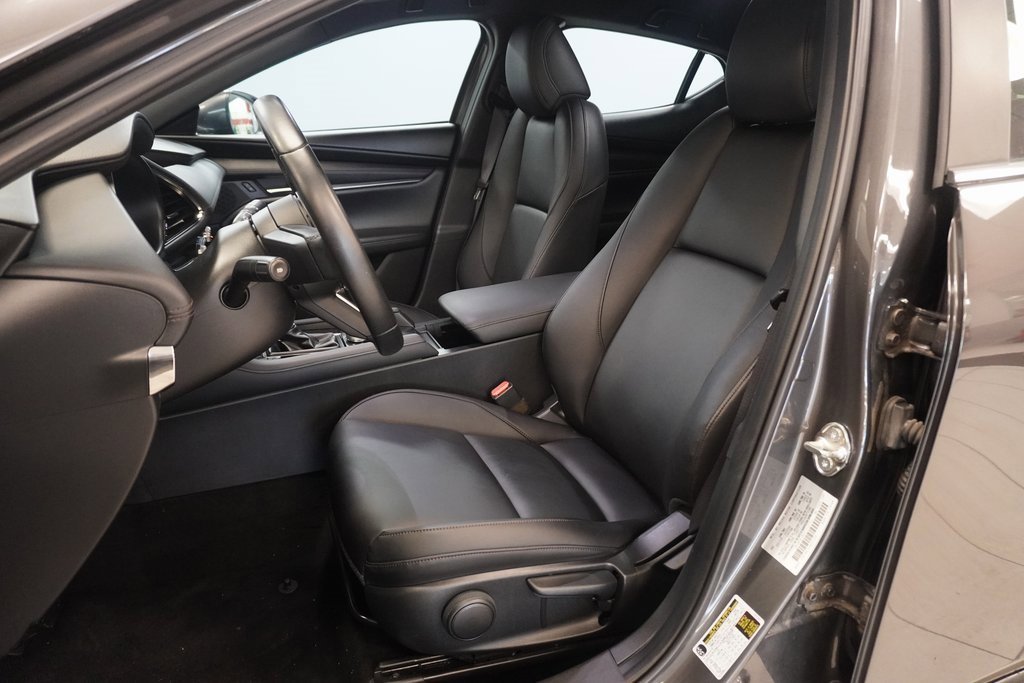 2019 Mazda Mazda3 Base Hatchback photo 3