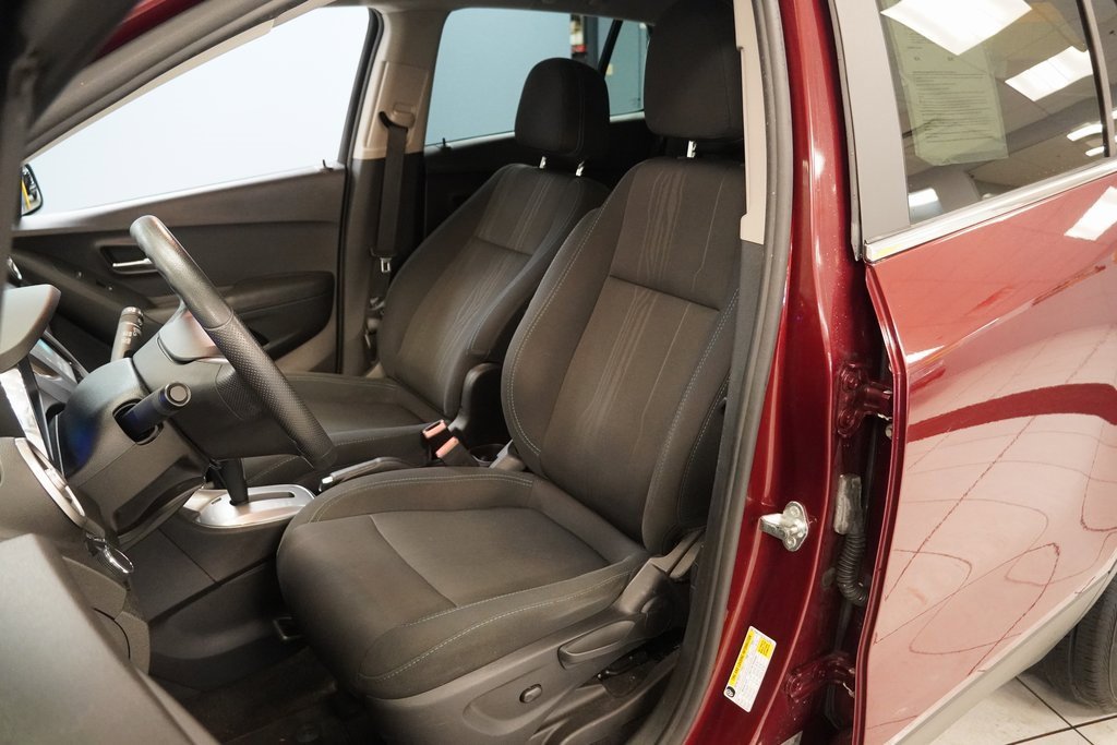 2016 Chevrolet Trax LT photo 3