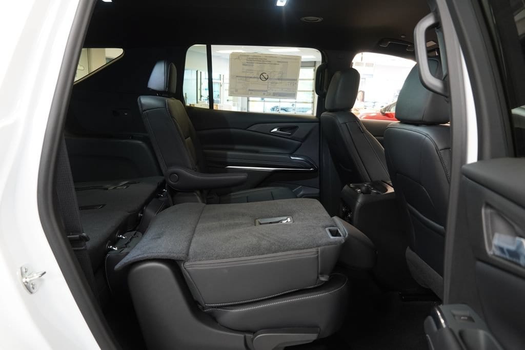 2027 Chevrolet Traverse LT - Photo 33
