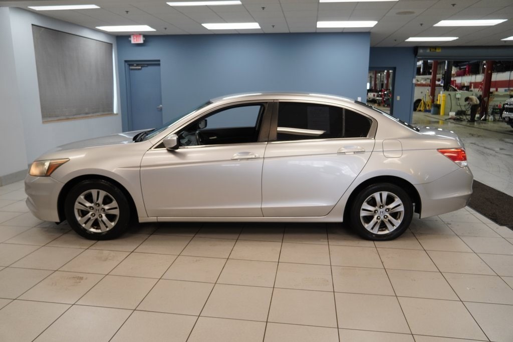 Used 2011 Honda Accord Sdn SE Sedan