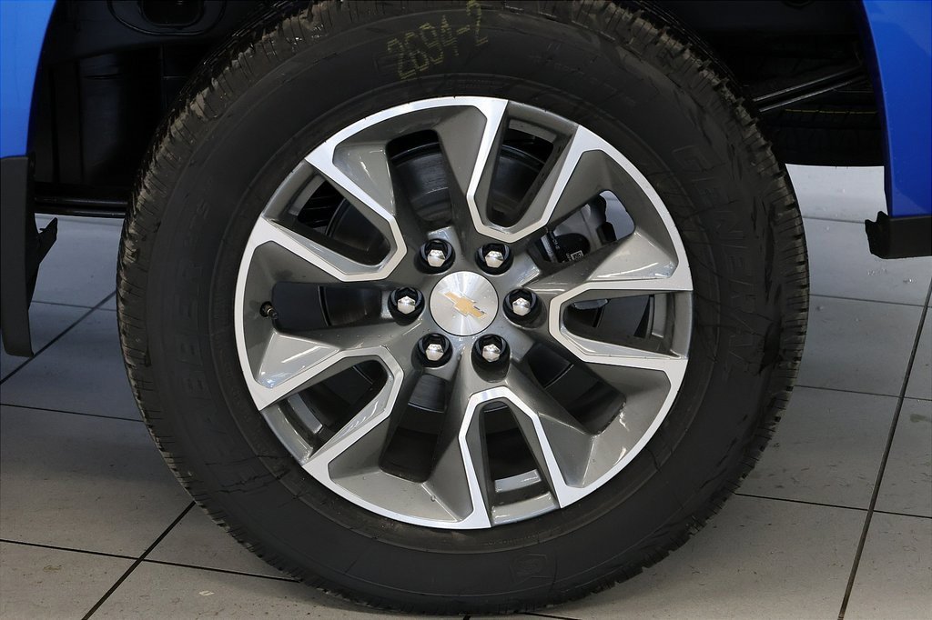 2026 Chevrolet Silverado 1500 LT photo 3