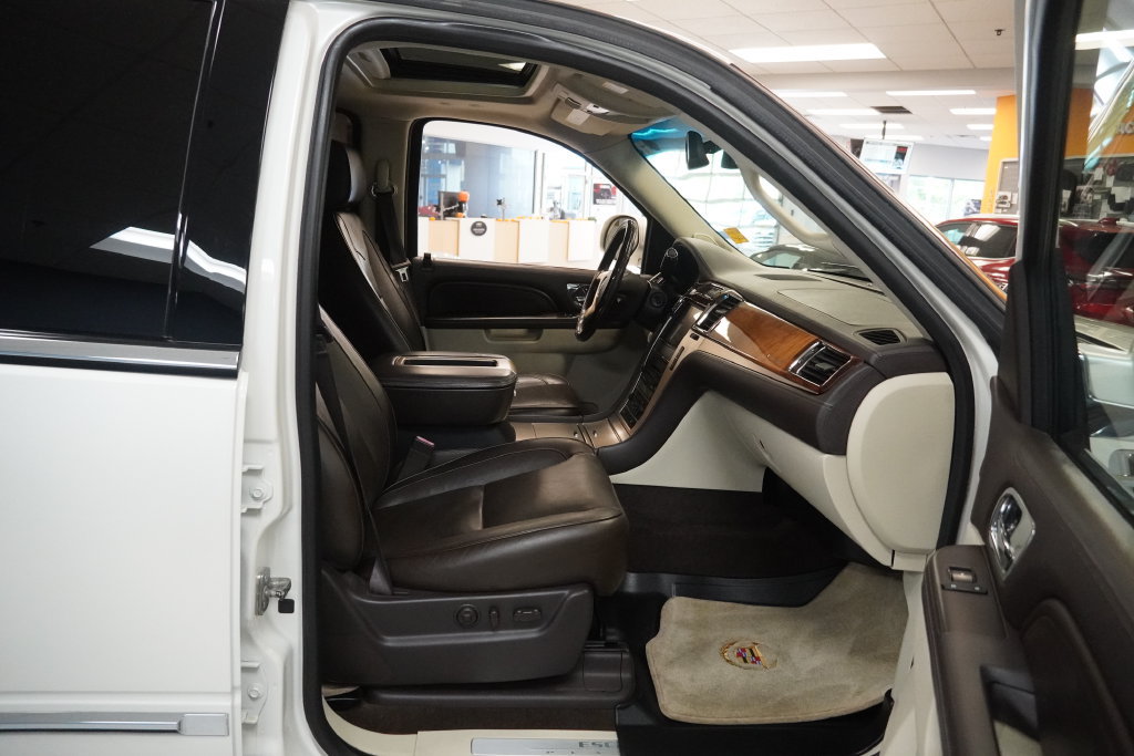 2014 Cadillac Escalade Platinum Edition - Photo 13