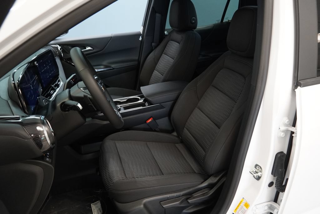 2027 Chevrolet Equinox LT - Photo 3