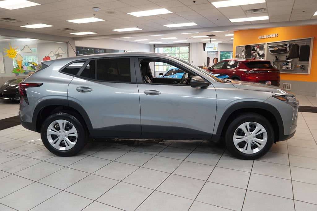 2026 Chevrolet Trax LS - Photo 11