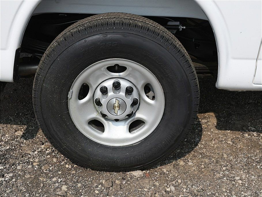 2025 Chevrolet Express Cargo Work Van - Photo 9