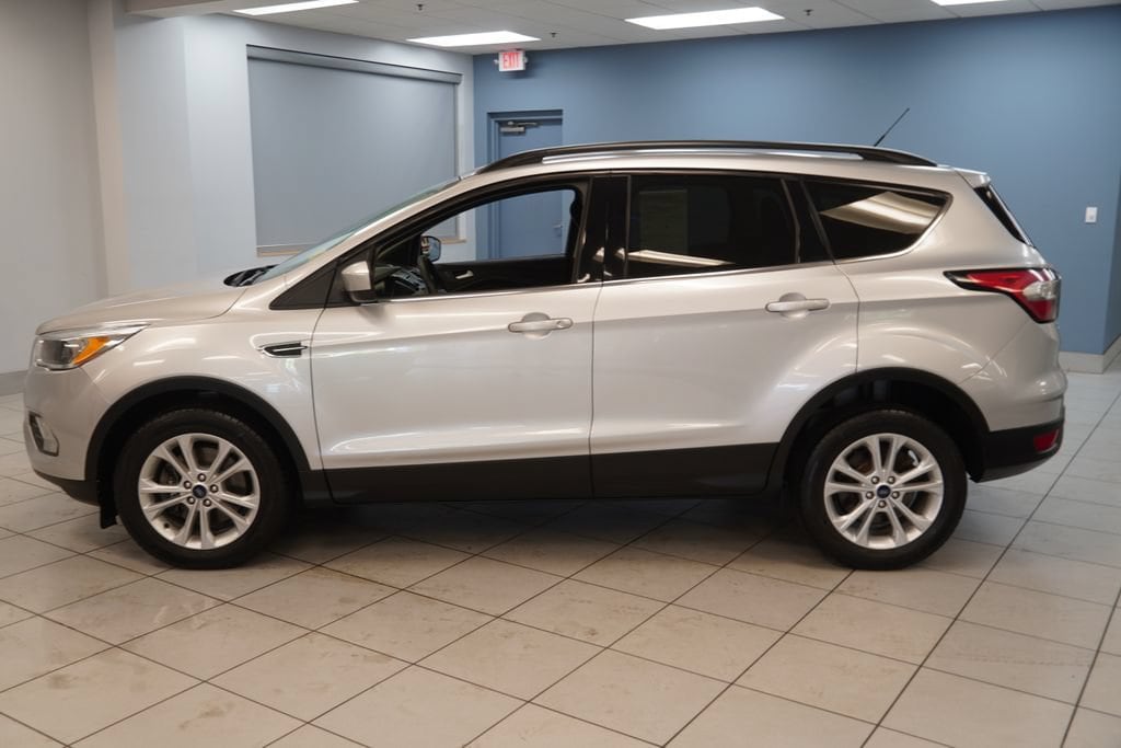 Used 2018 Ford Escape SE with VIN 1FMCU9GD9JUD01726 for sale in Strongsville, OH