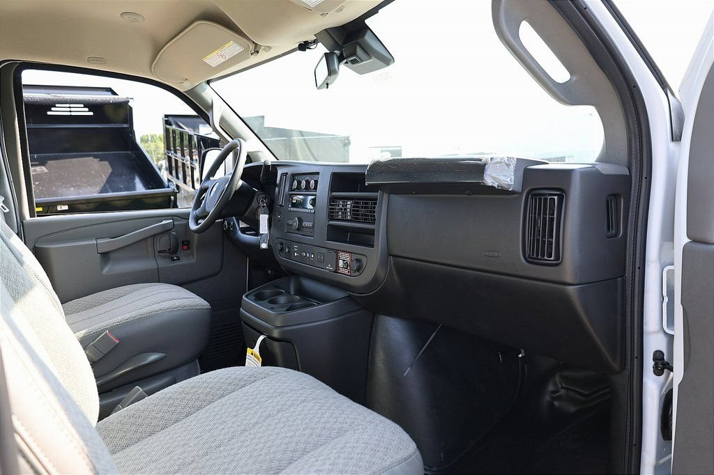 2025 Chevrolet Express Cargo Work Van - Photo 20