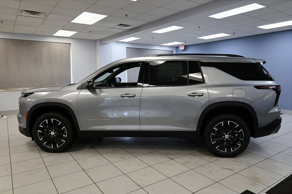 2026 Chevrolet Traverse photo 2
