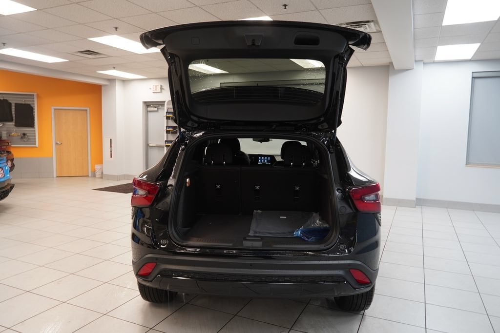 2026 Chevrolet Trax RS - Photo 8