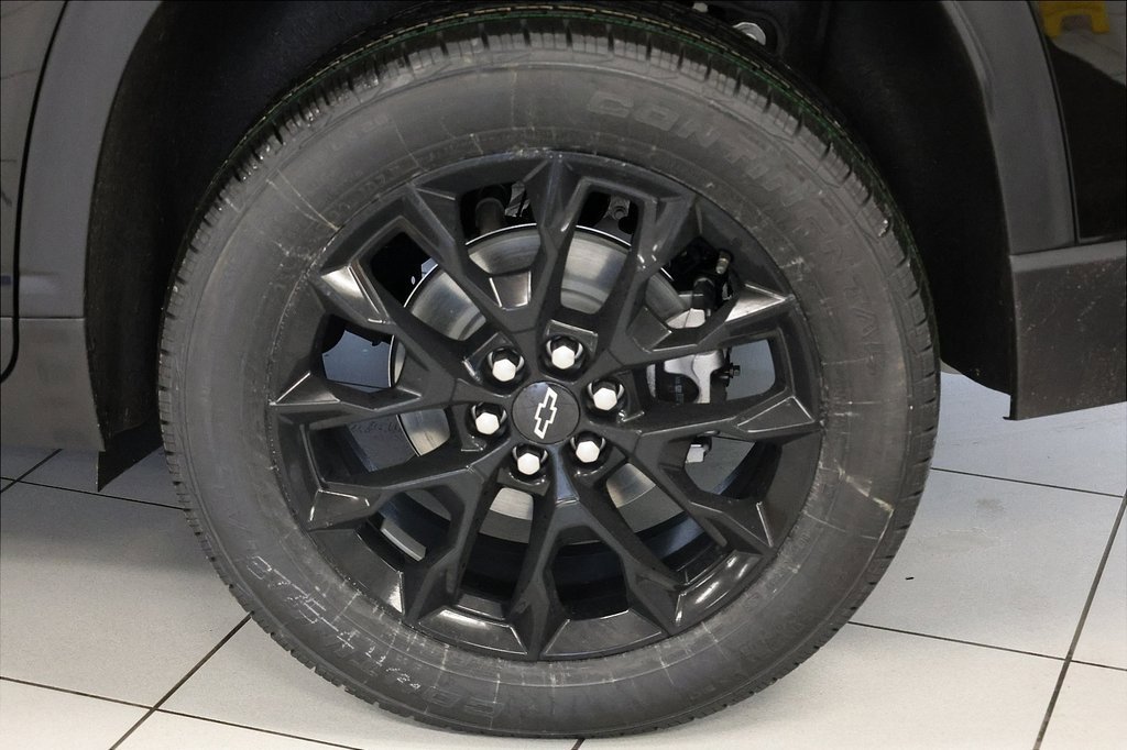 2026 Chevrolet Traverse photo 2