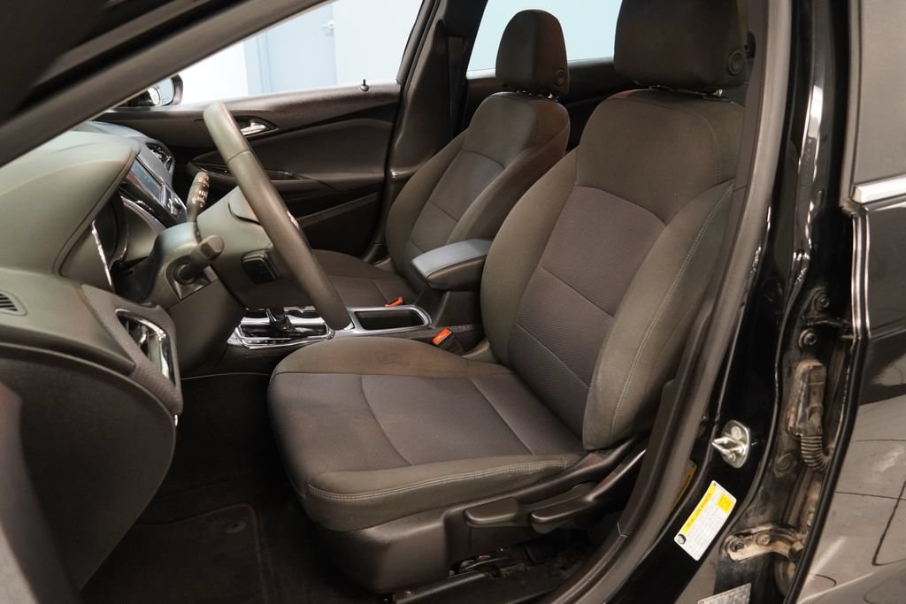Used 2018 Chevrolet Cruze LT Hatchback