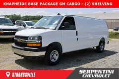 2025 Chevrolet Express Cargo 3500 WT Van RWD [-]