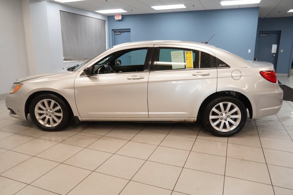 Used 2011 Chrysler 200 Touring with VIN 1C3BC1FB8BN625948 for sale in Strongsville, OH
