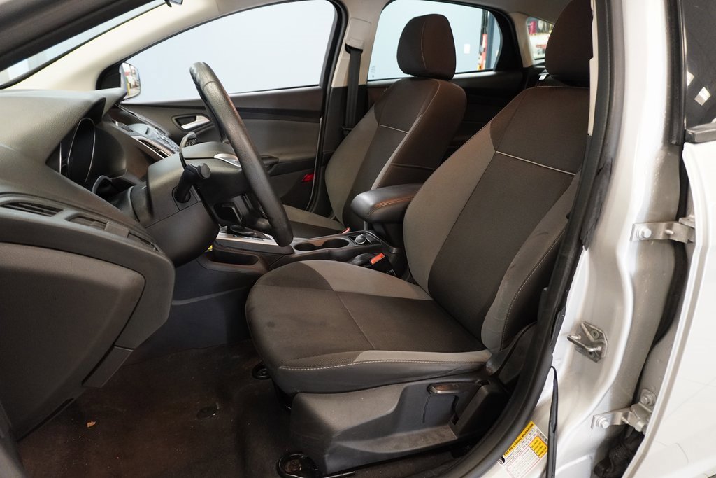2014 Ford Focus SE photo 3