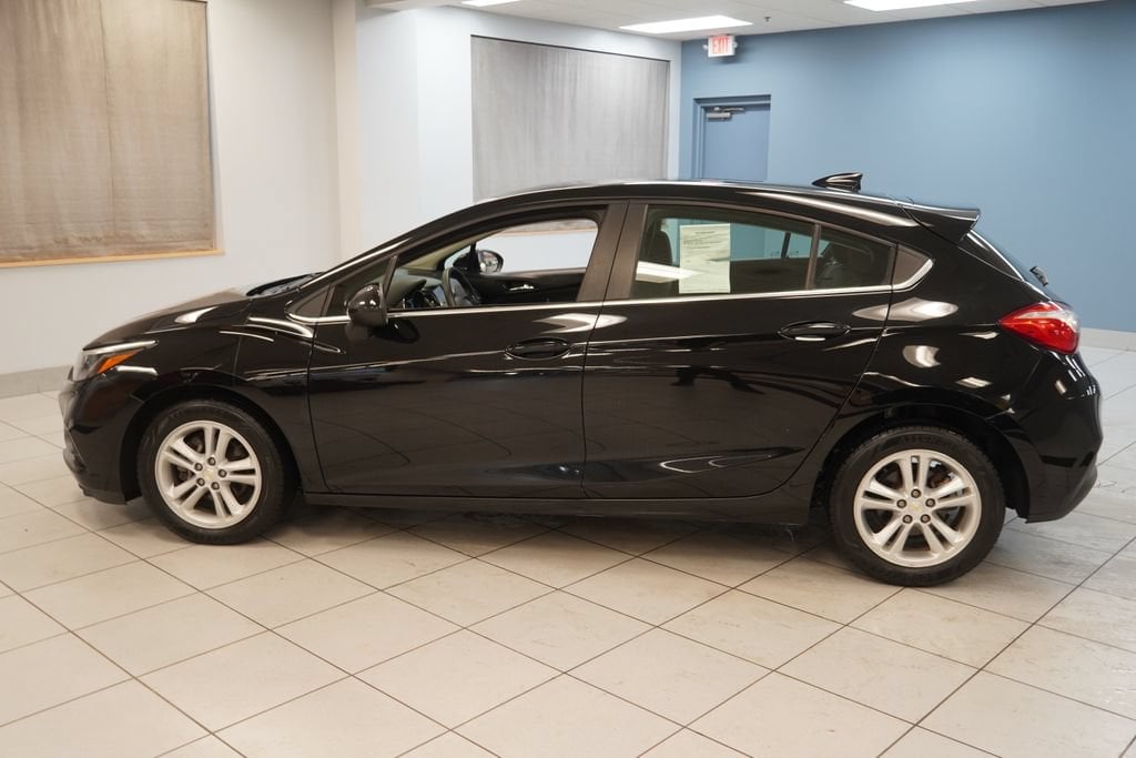 Used 2018 Chevrolet Cruze LT with VIN 3G1BE6SM7JS651612 for sale in Strongsville, OH