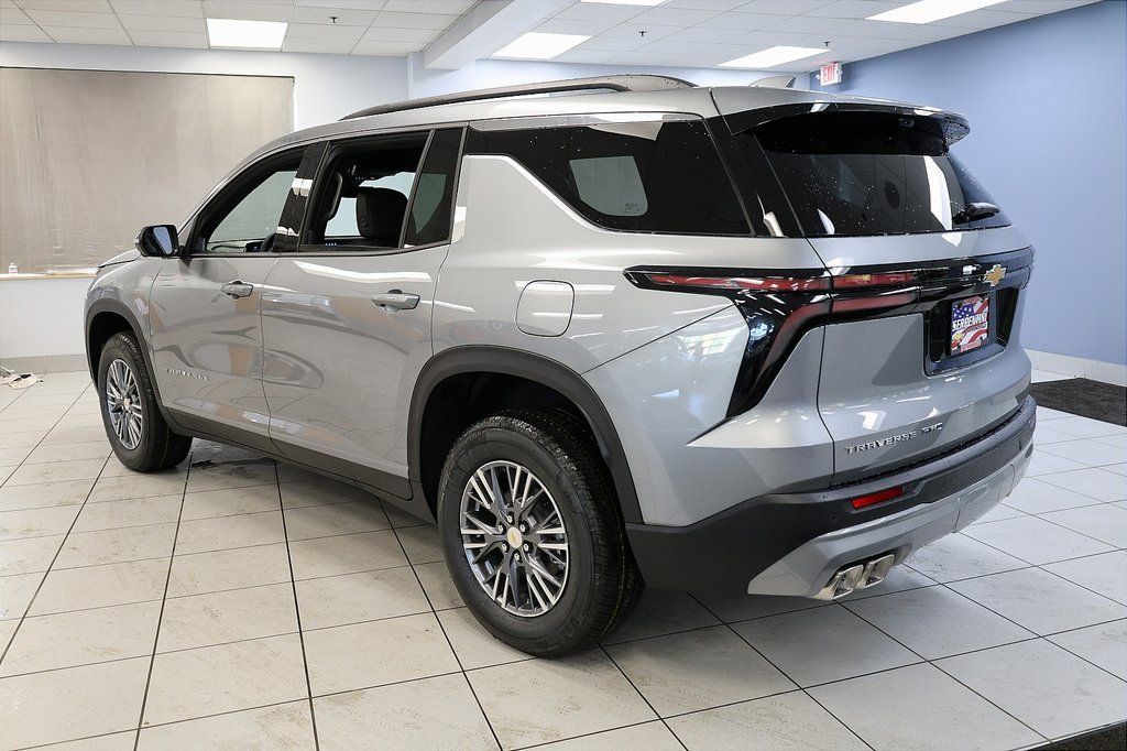 2026 Chevrolet Traverse photo 4