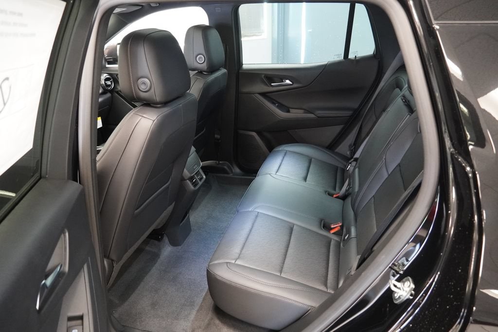 2027 Chevrolet Equinox LT - Photo 17