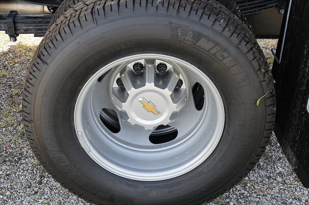 2025 Chevrolet Silverado 3500HD Work Truck photo 4