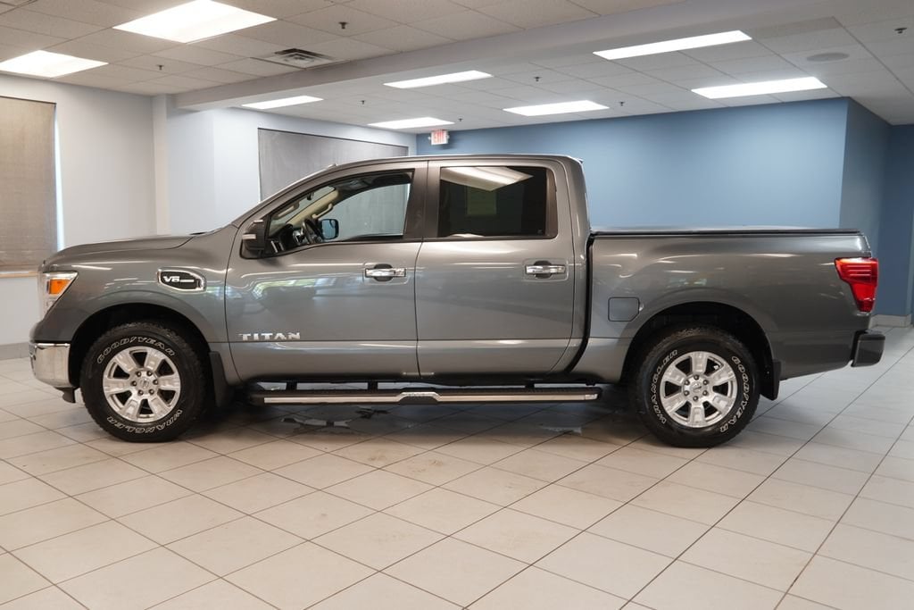 Used 2017 Nissan Titan SV Truck Crew Cab