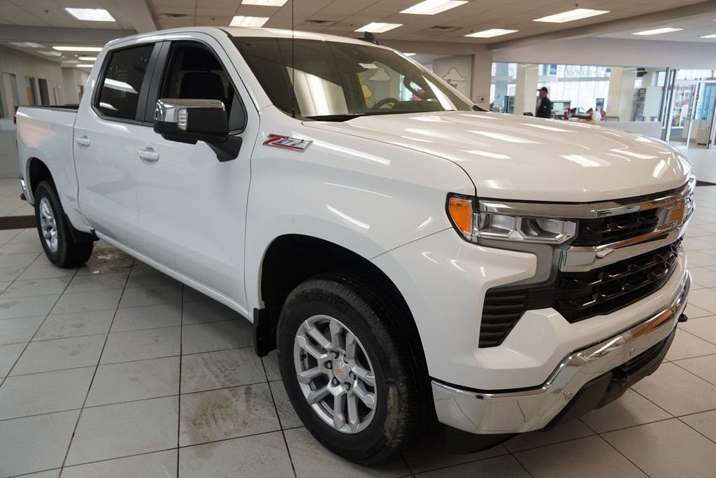 2025 Chevrolet Silverado 1500 LT - Photo 12