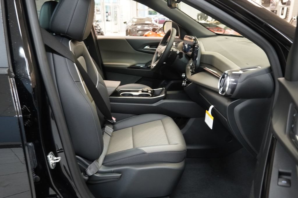 2026 Chevrolet Equinox LT - Photo 24