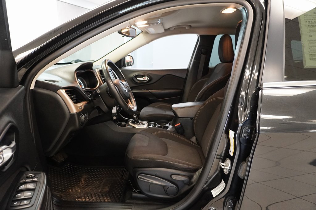 2015 Jeep Cherokee Latitude photo 3