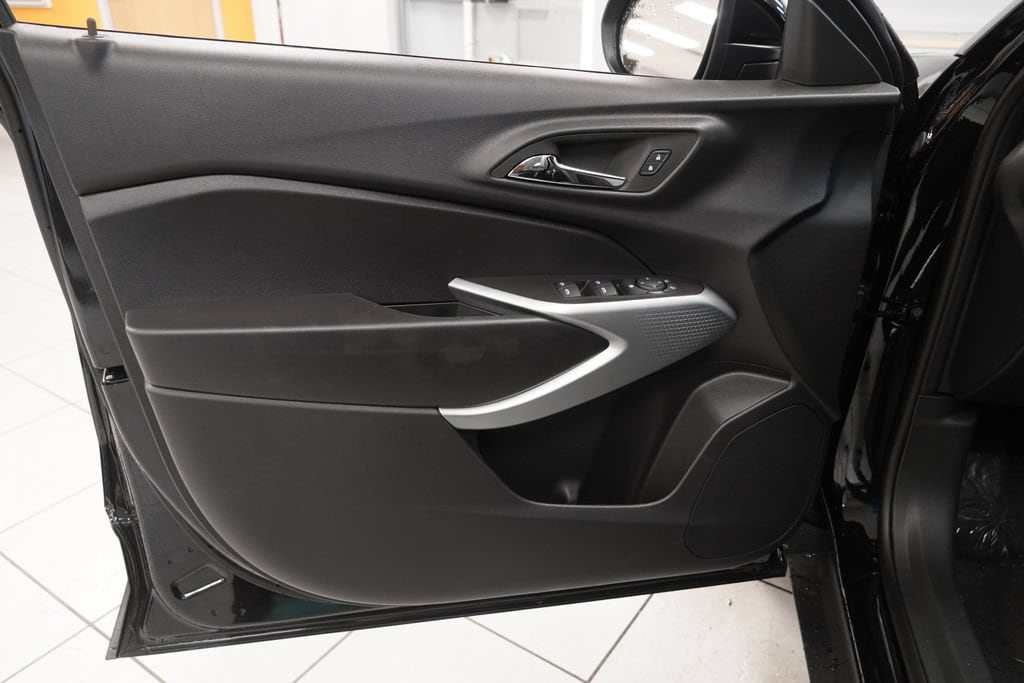 2026 Chevrolet Trax RS - Photo 15