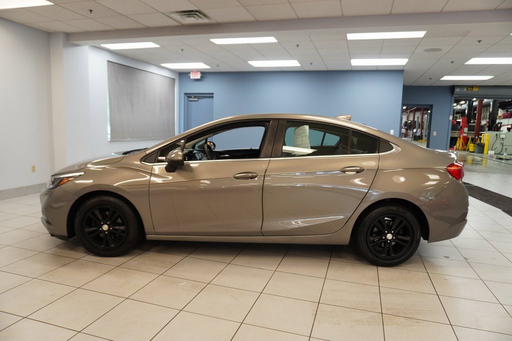 Used 2017 Chevrolet Cruze LT with VIN 1G1BE5SM7H7225583 for sale in Strongsville, OH