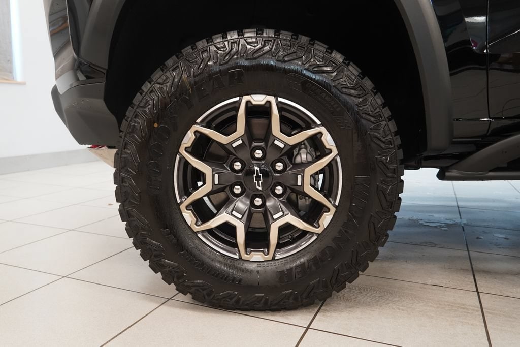 2026 Chevrolet Colorado ZR2 - Photo 16
