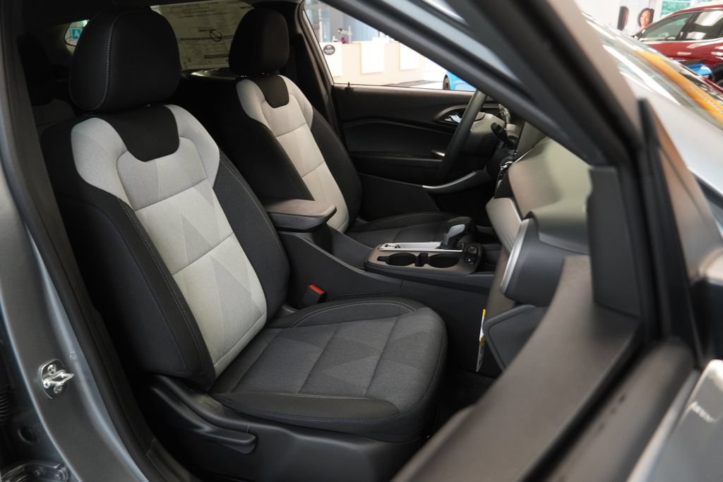 2026 Chevrolet Trax LS - Photo 31