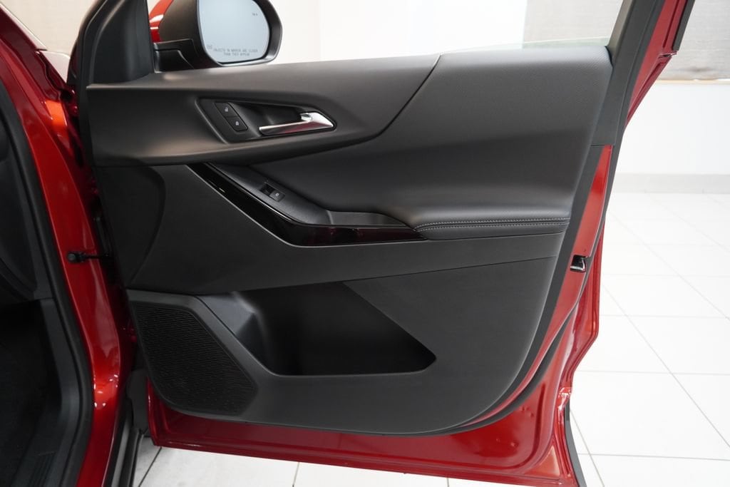 2027 Chevrolet Equinox LT - Photo 34