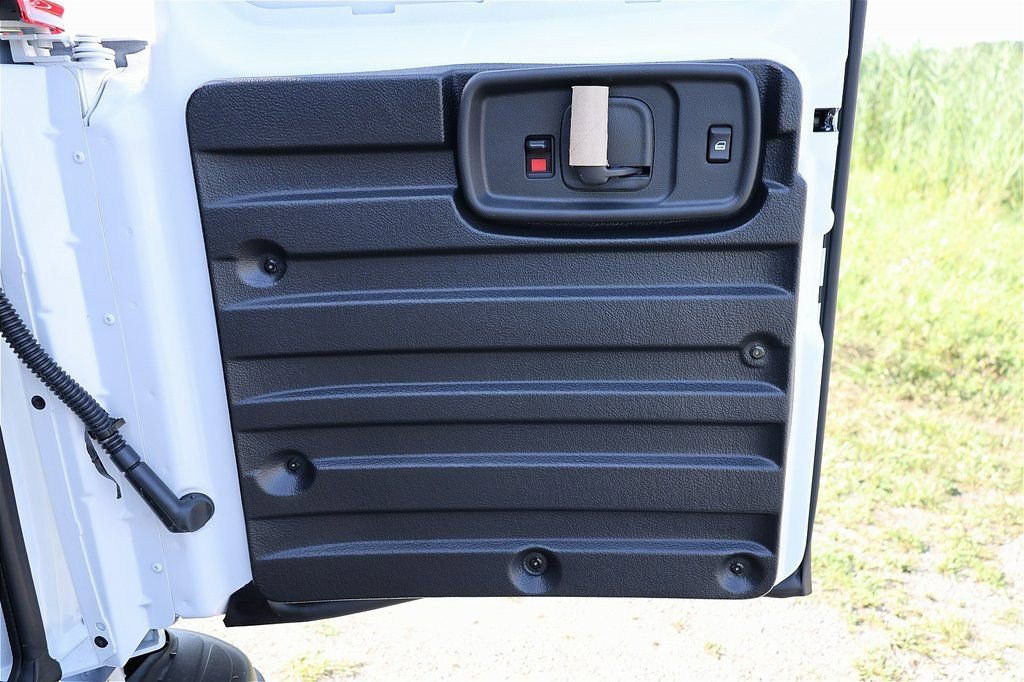 2025 Chevrolet Express Cargo Work Van - Photo 8