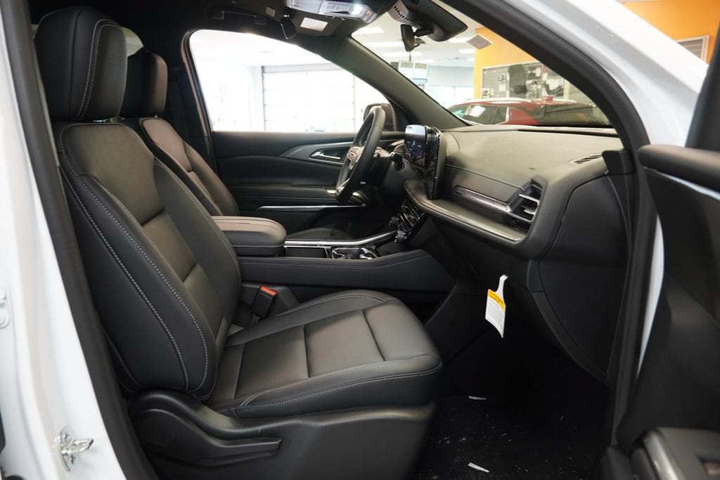 2027 Chevrolet Traverse LT - Photo 37