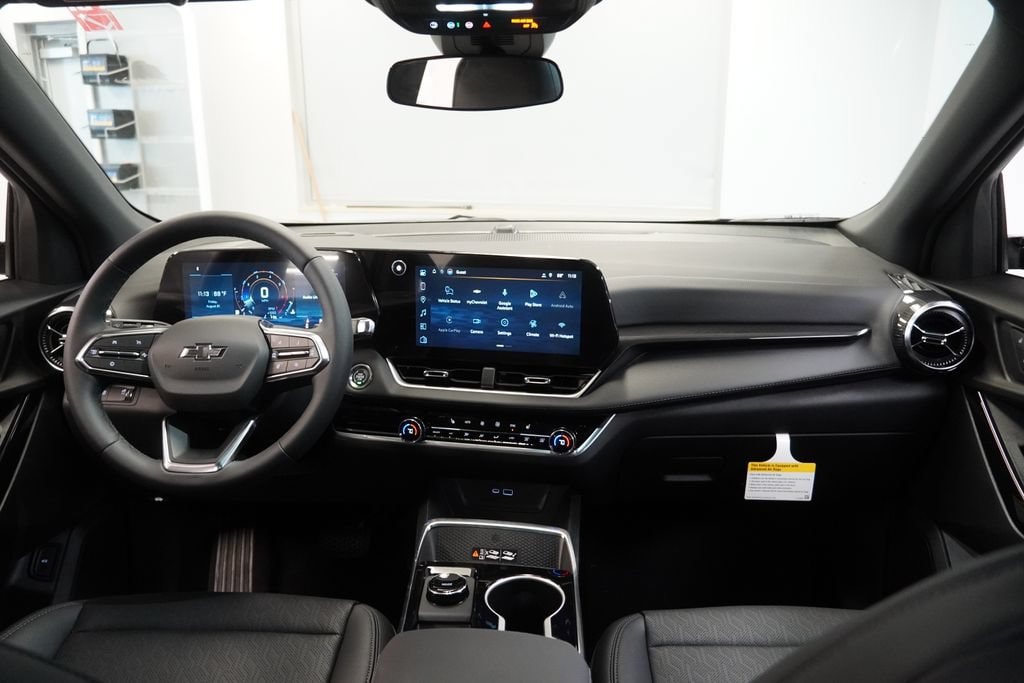 2027 Chevrolet Equinox LT - Photo 18
